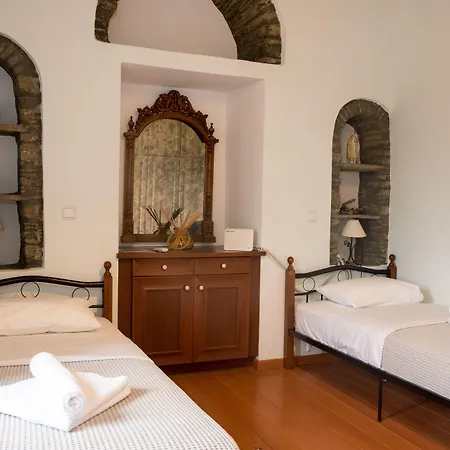 Апартаменты Petra Traditional House Episkopion (Andros)